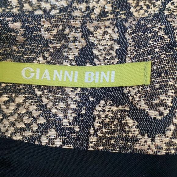 Gianni Bini Women Metallic Gold Snakeskin Slit Back Pencil Cut Mini Skirt Sz 2 - Picture 6 of 7